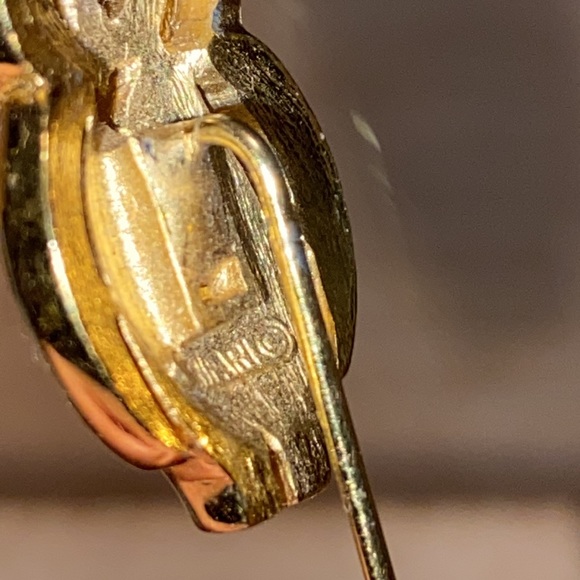 Vintage Trifari Gold Tone Owl Stick Lapel Pin With Cap Shiny Signed - Picture 10 of 11